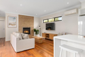Luxurious 3-Bed Home with Outdoor Spa by Beach